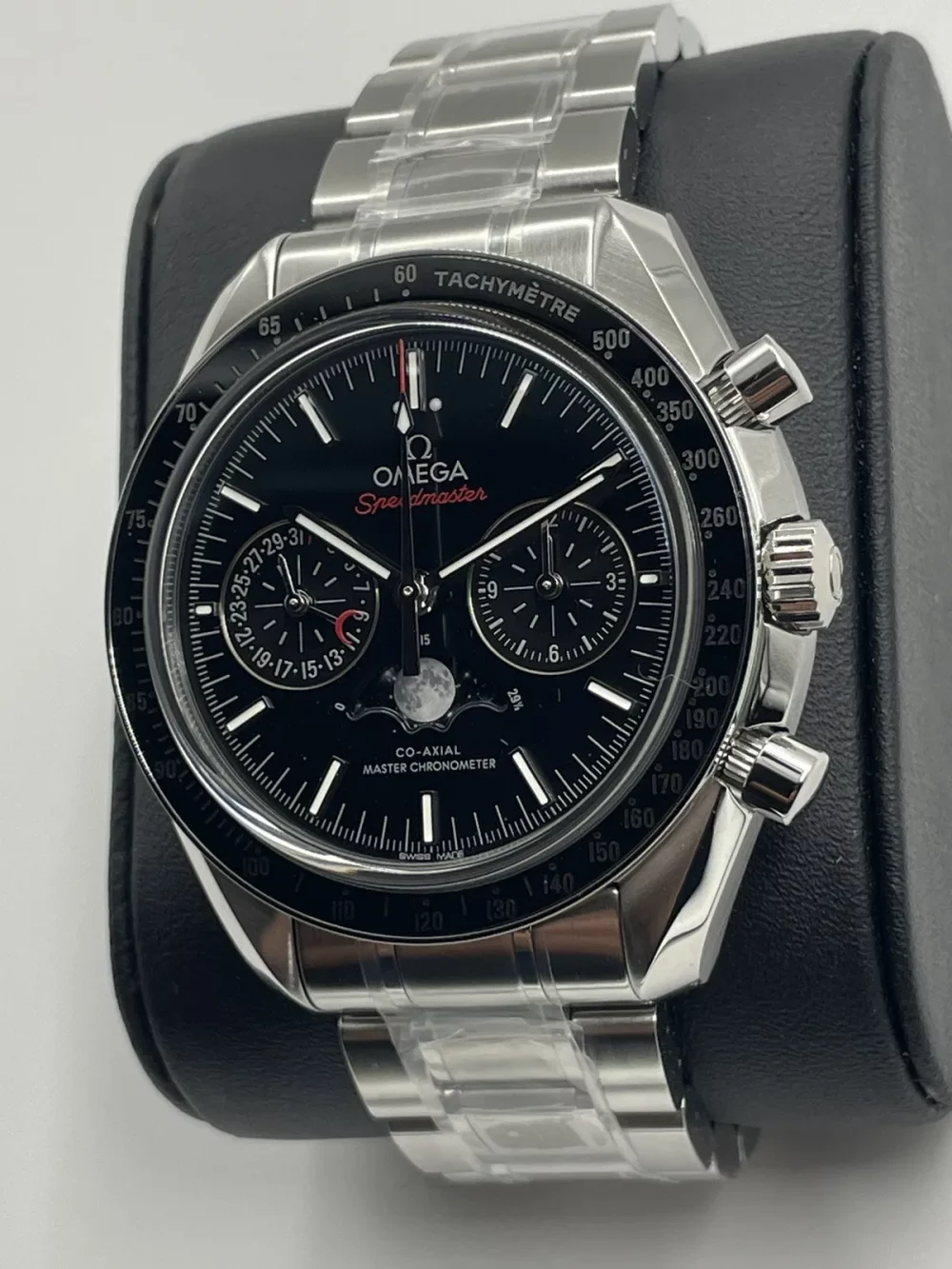 Omega Speedmaster Moonwatch Omega Co-Axial Master Chronometer Moonphase Chronograph 44.25mm