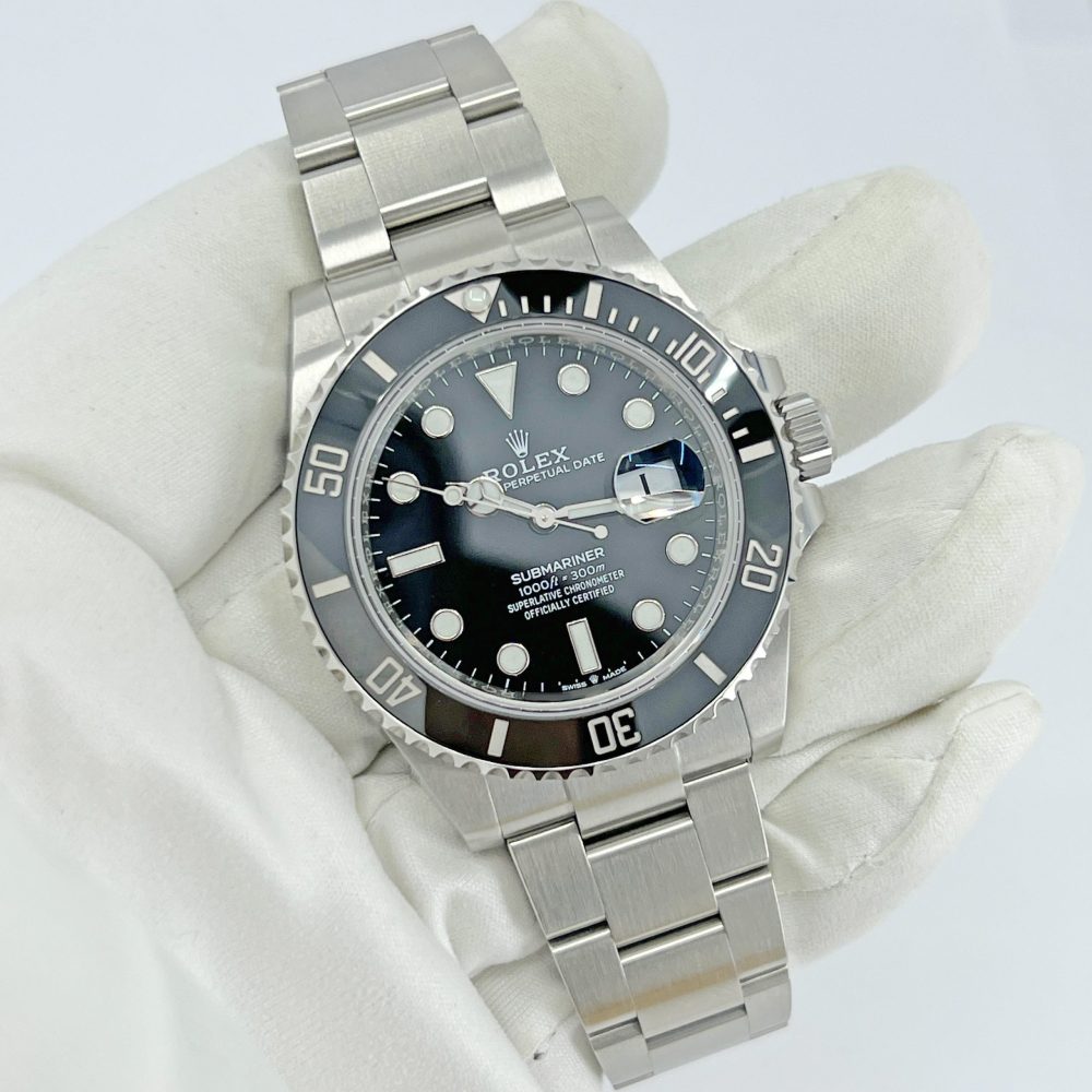 Rolex Submariner Date Oystersteel Ref# 126610LN