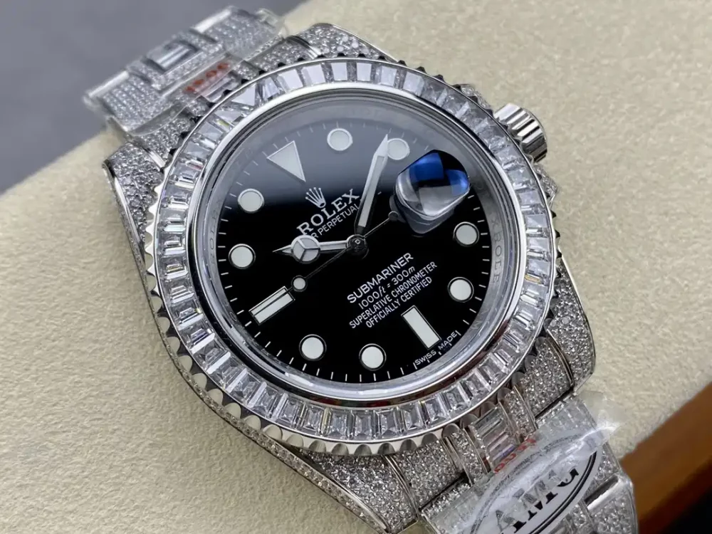 Rolex Submariner Iced Out Ref.116610LN 40mm Clear Diamond Bezel