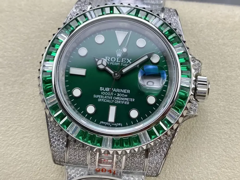 Rolex Submariner Iced Out Ref.116610LV Green Dial 40mm Green Bezel