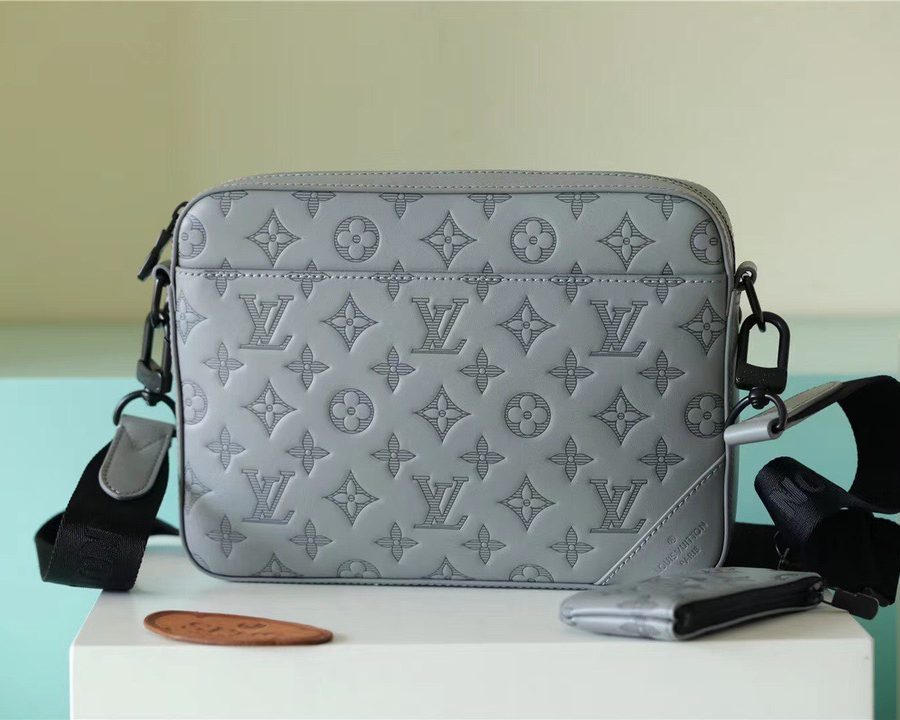 Louis Vuitton Duo Messenger Monogram Shadow Anthracite Gray For Men, Men's Bags, Shoulder And Crossbody Bags 10.2in/26cm LV M46104 - Crozus