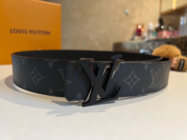 Louis Vuitton Shake Reversible LV Belt Monogram Eclipse Canvas Black Metal hardware LV Women Belt - Crozus