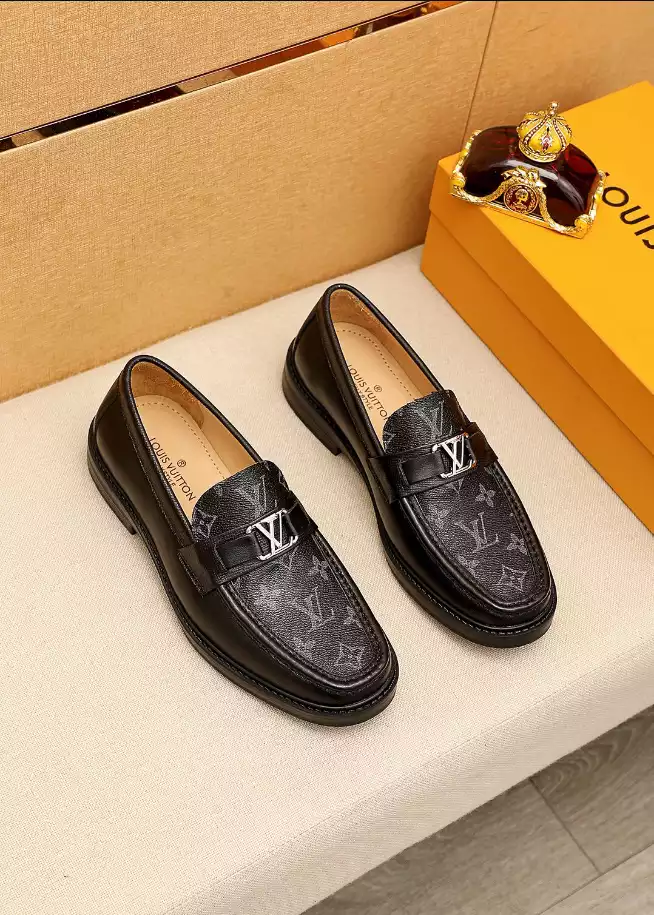 Louis Vuitton Major Loafer - LL26