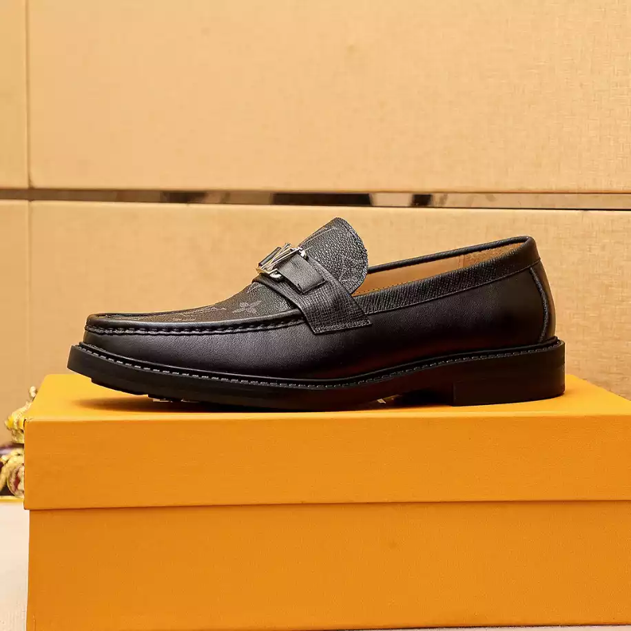 Louis Vuitton Major Loafer - LL26