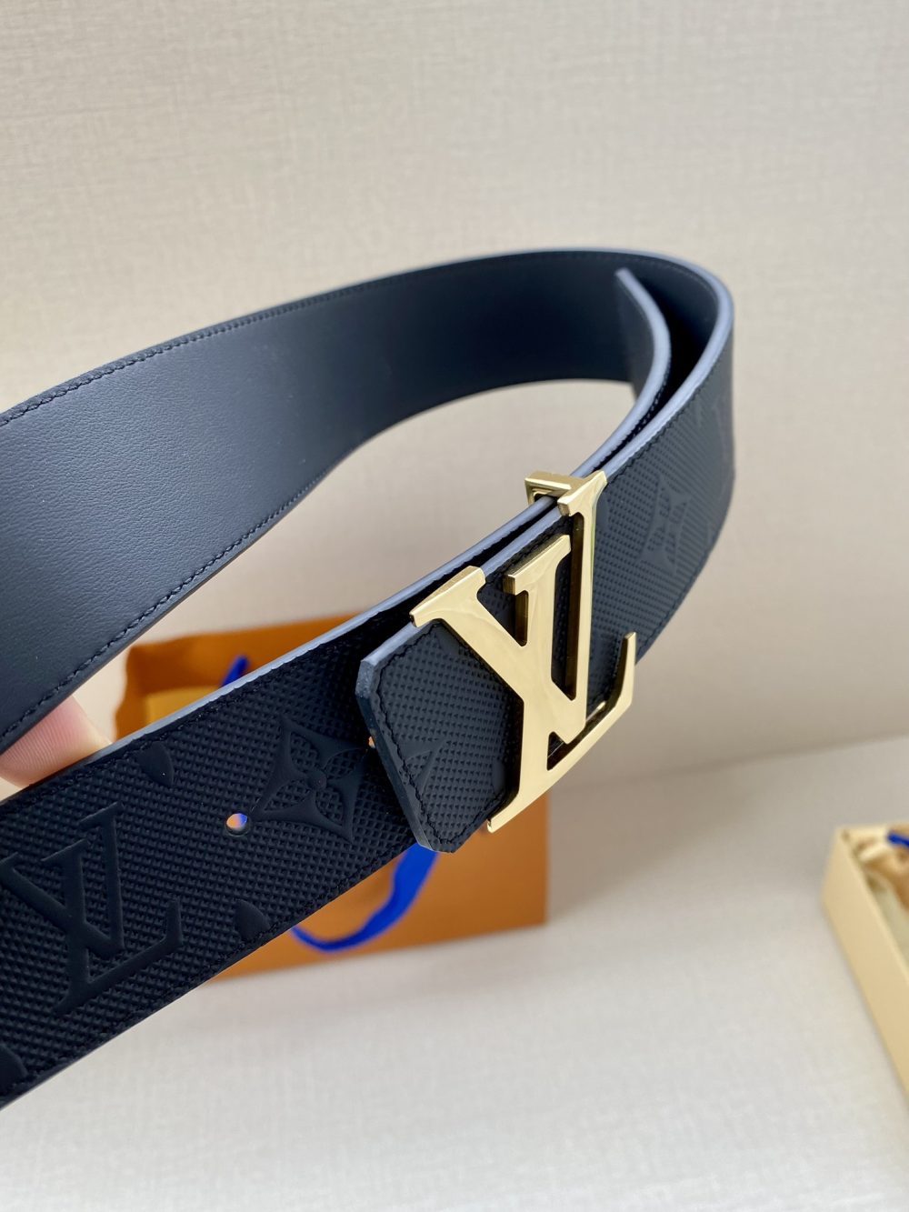 Louis Vuitton Iconic Reversible LV Belt Black LV Women Belt - Crozus