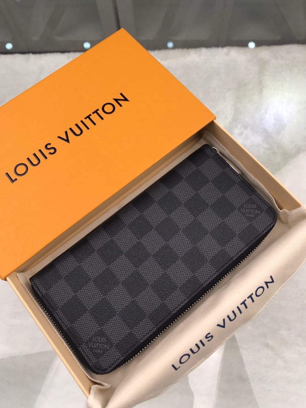 Louis Vuitton Zippy Wallet Vertical Damier Graphite Canvas For Men, Men's Wallet 7.9in/20cm LV N63095 - Crozus