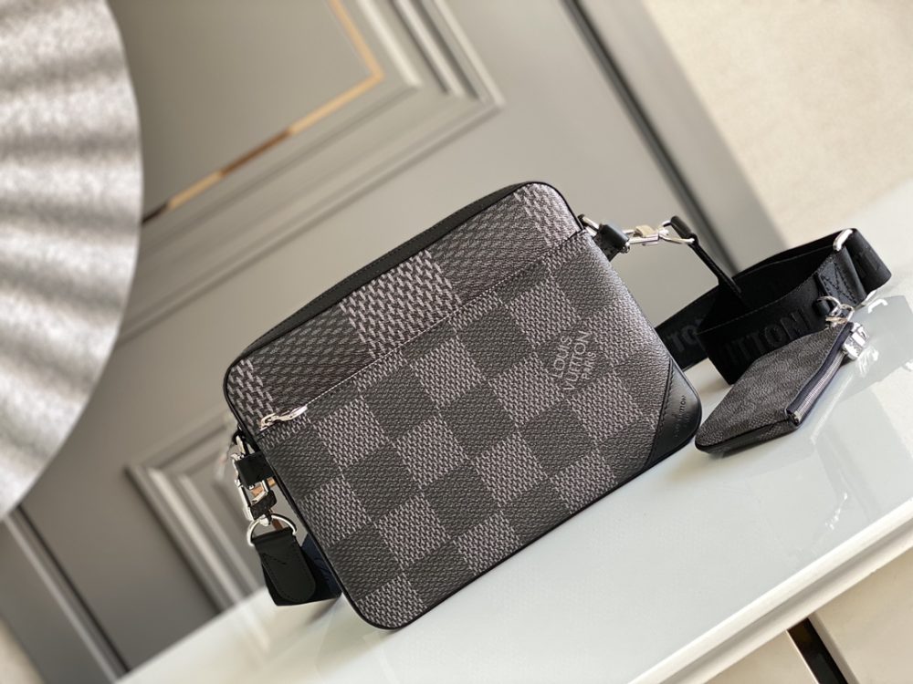 Louis Vuitton Trio Messenger Damier Graphite Black For Men, Men's Bags, Shoulder And Crossbody Bags 9.8in/25cm LV N50017 - Crozus